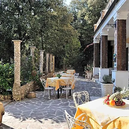 Отель Ristorante Ferretti Monteluco
