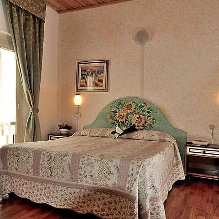 Ξενοδοχείο Ristorante Ferretti 2*