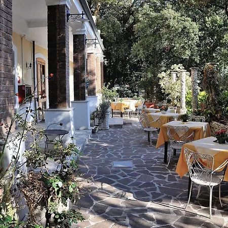 Отель Ristorante Ferretti Monteluco